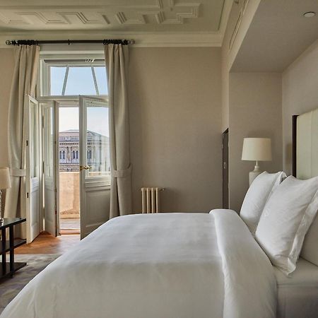Four Seasons Hotel Gresham Palace Budapest Bagian luar foto