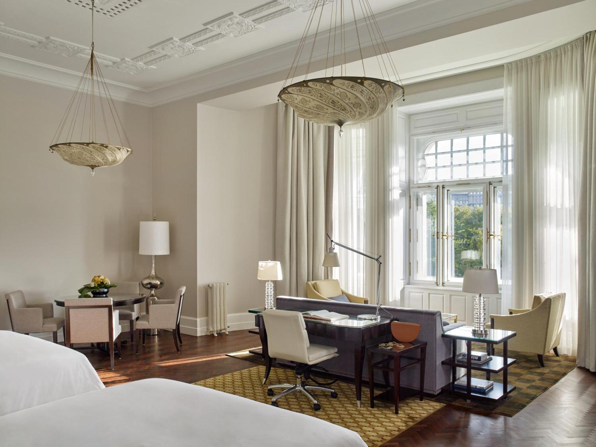 Four Seasons Hotel Gresham Palace Budapest Bagian luar foto