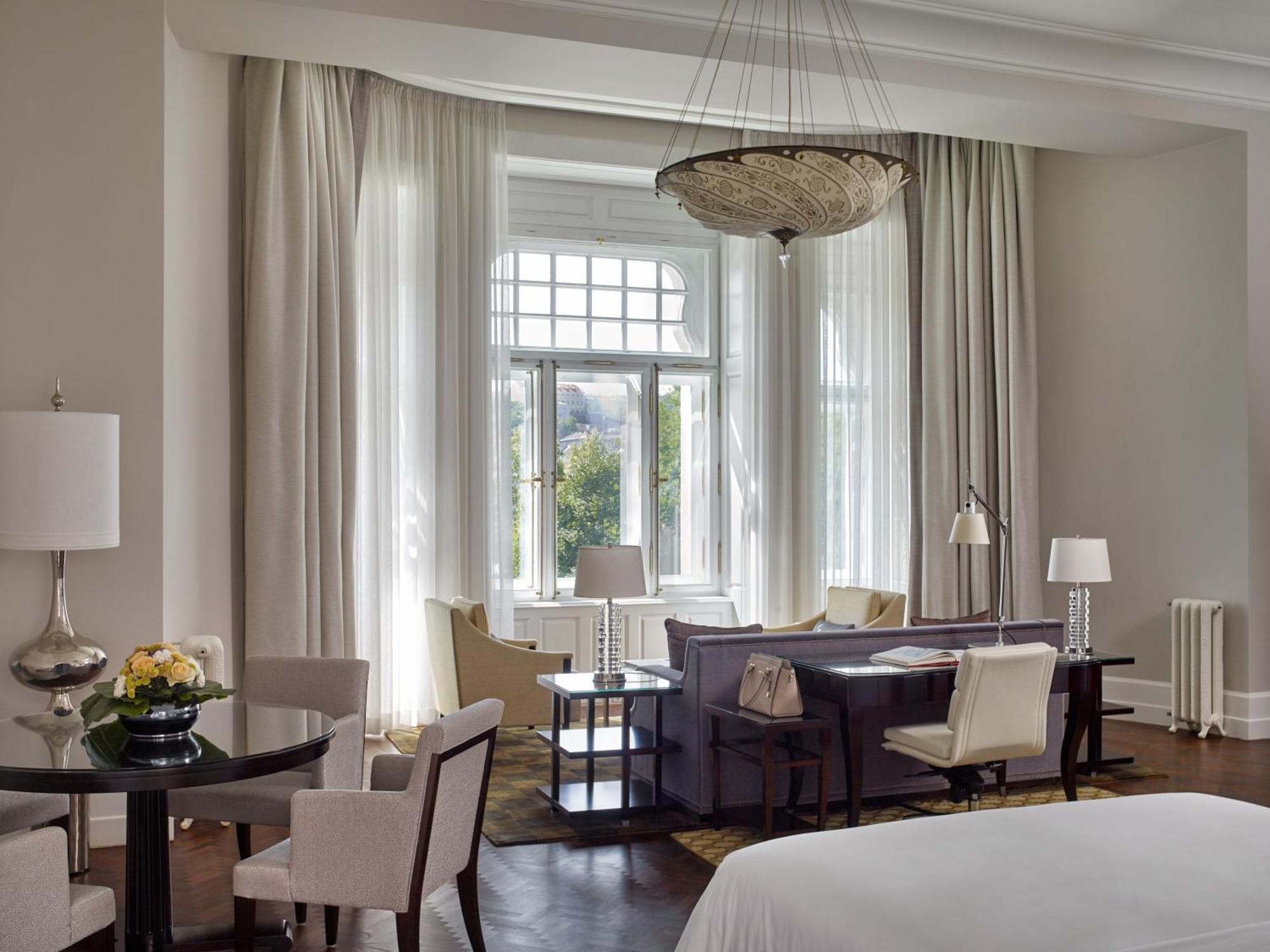 Four Seasons Hotel Gresham Palace Budapest Bagian luar foto