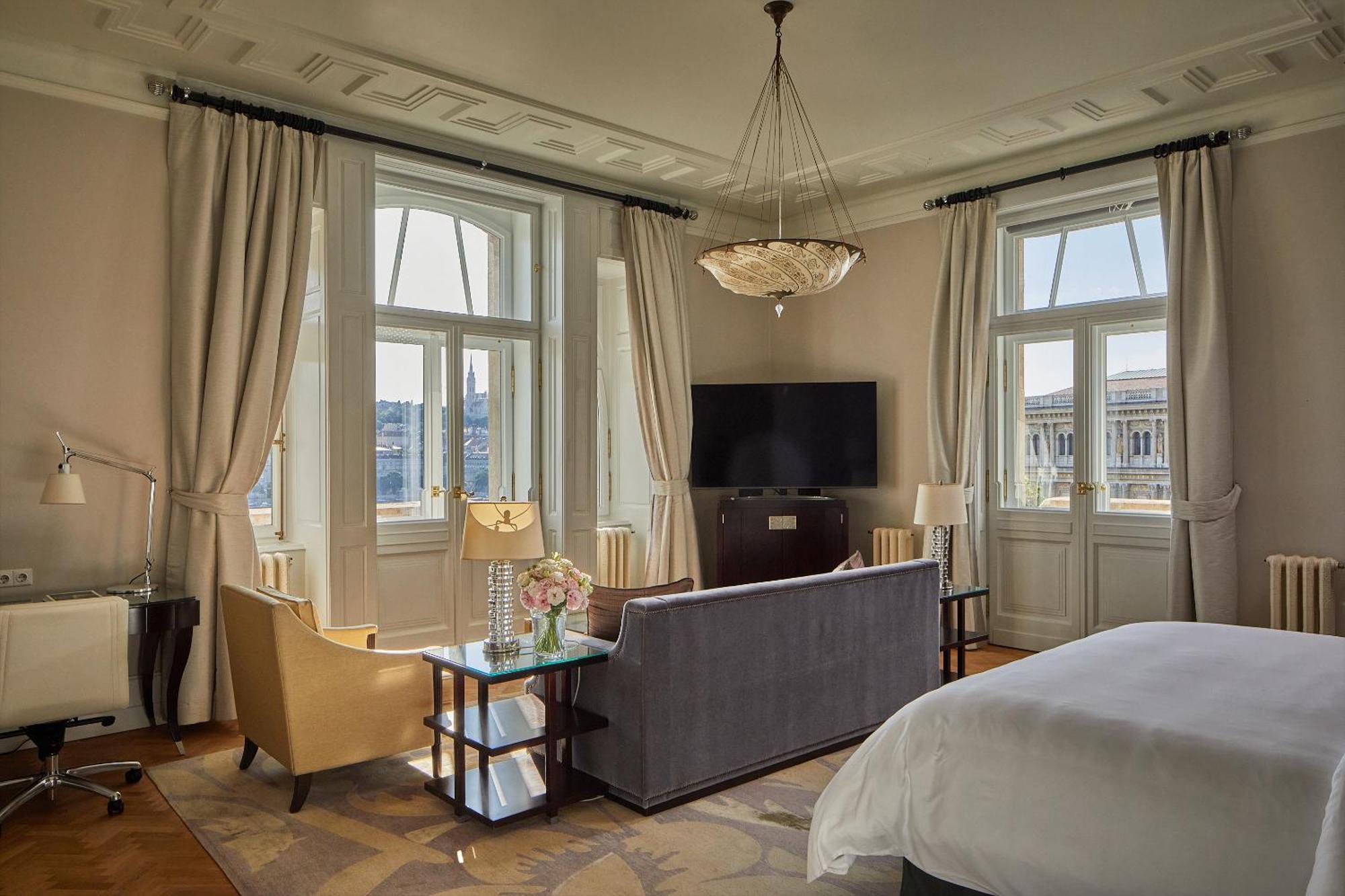 Four Seasons Hotel Gresham Palace Budapest Bagian luar foto