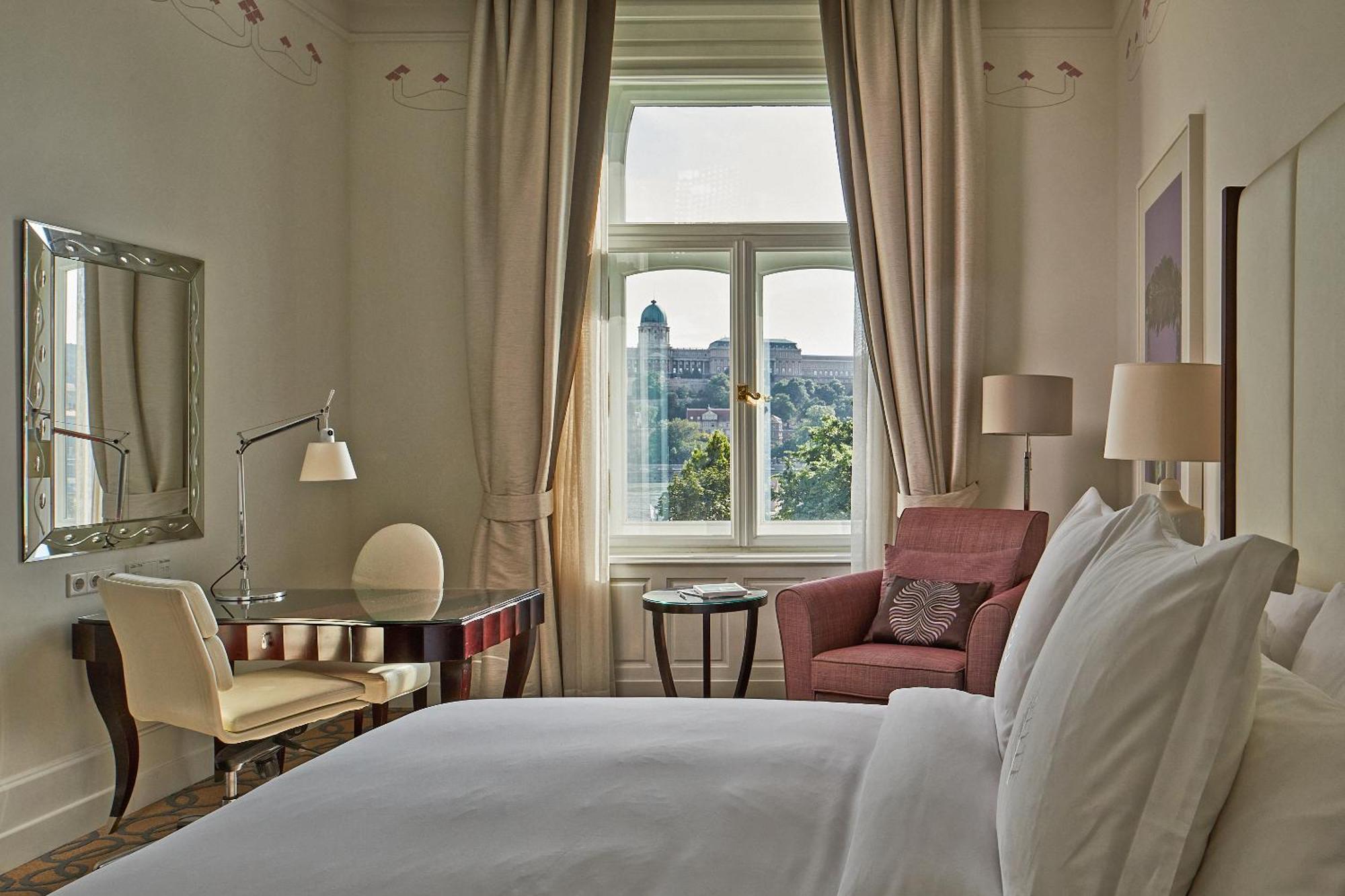 Four Seasons Hotel Gresham Palace Budapest Bagian luar foto